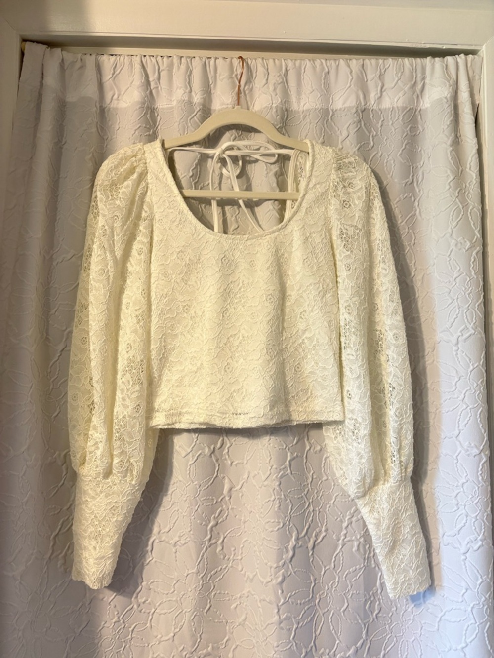 Lulu's Ivory White Lace Long-Sleeve Tie-Back Crop Corset Top